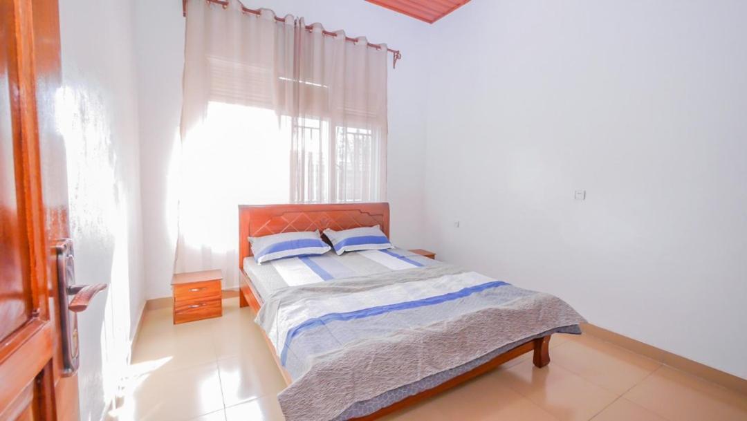 Bed and Breakfast Da Vinci House Кигали Экстерьер фото